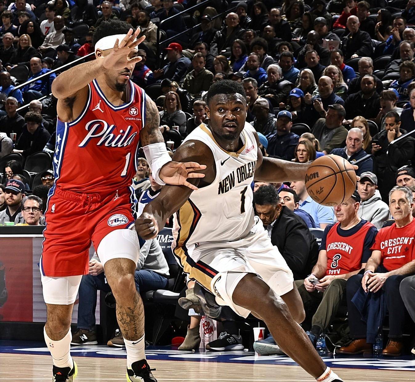 穆雷迎来十五赛季出色发挥，美国队观众热烈欢呼！气势如虹延续(紧张热烈而又精彩纷呈)-AYX SPORTS