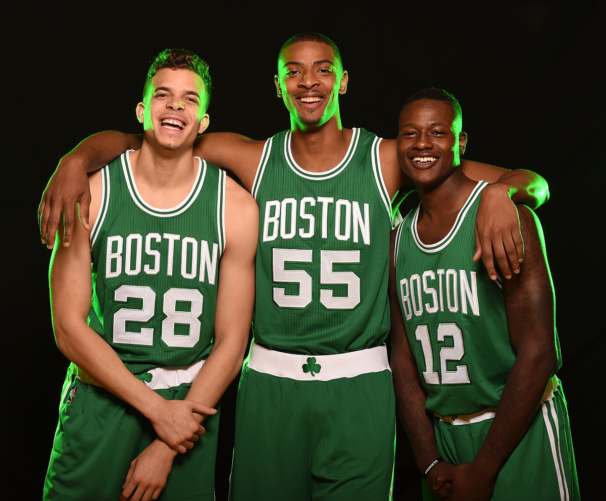 包含集结日NBA季后赛焦点战；波士顿凯尔特人官宣签约；质疑声仍在；年轻球员得到机会的词条-爱游戏体育官方网站