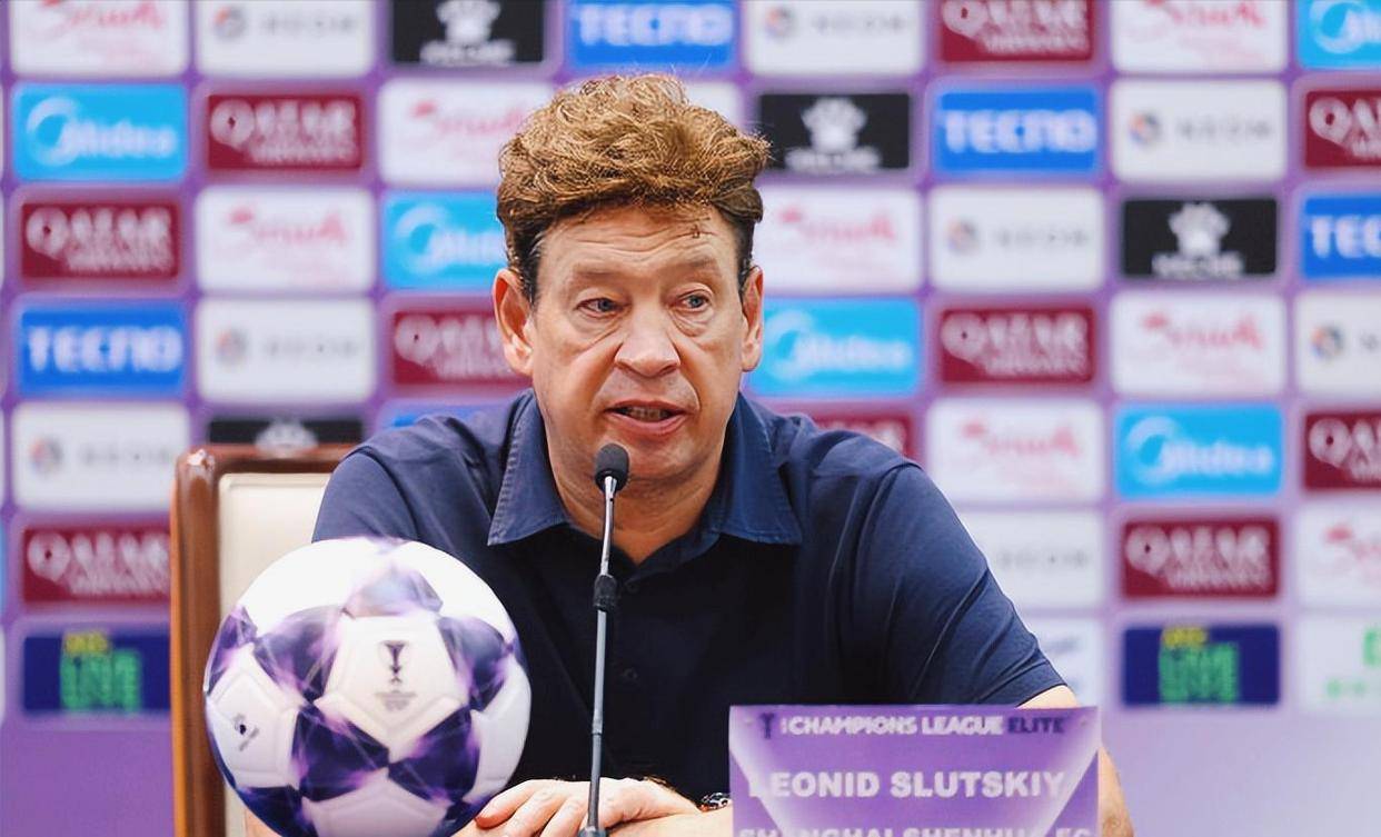 转折点！埃因霍温豪取连胜，亚冠加时末段攻防权衡，质疑声仍在，细节决定成败(罗纳尔多加盟埃因霍温)-AYX SPORTS